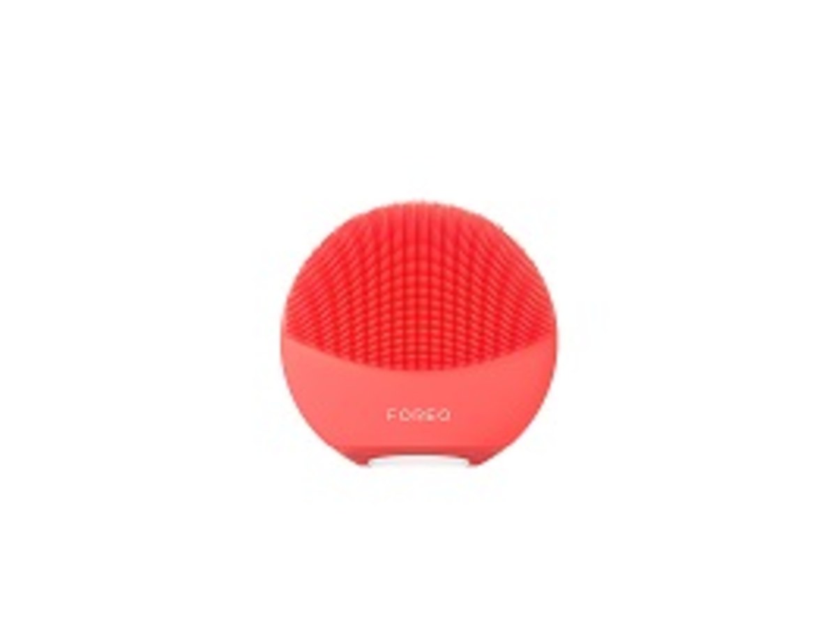 FOREO LUNA 4 Play 智能淨透潔面儀-櫻桃紅